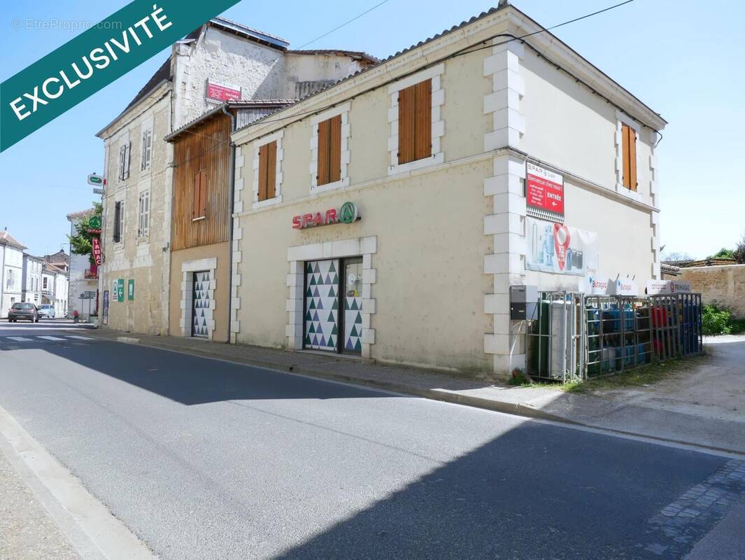 Photo 1 - Commerce à LISLE