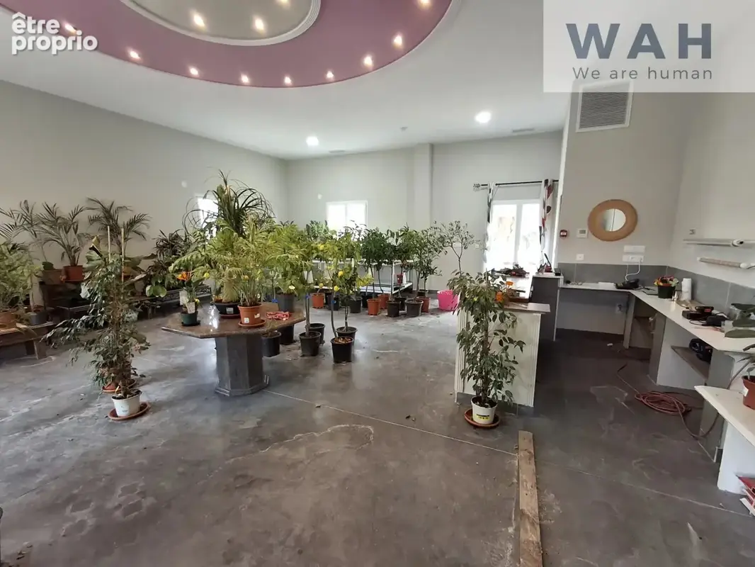 Local commercial - 240m2 - Sauve - photo 12