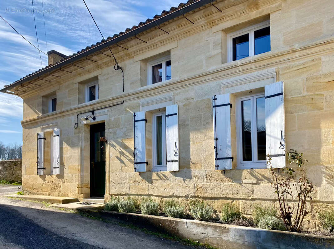 Maison à SAINT-EMILION