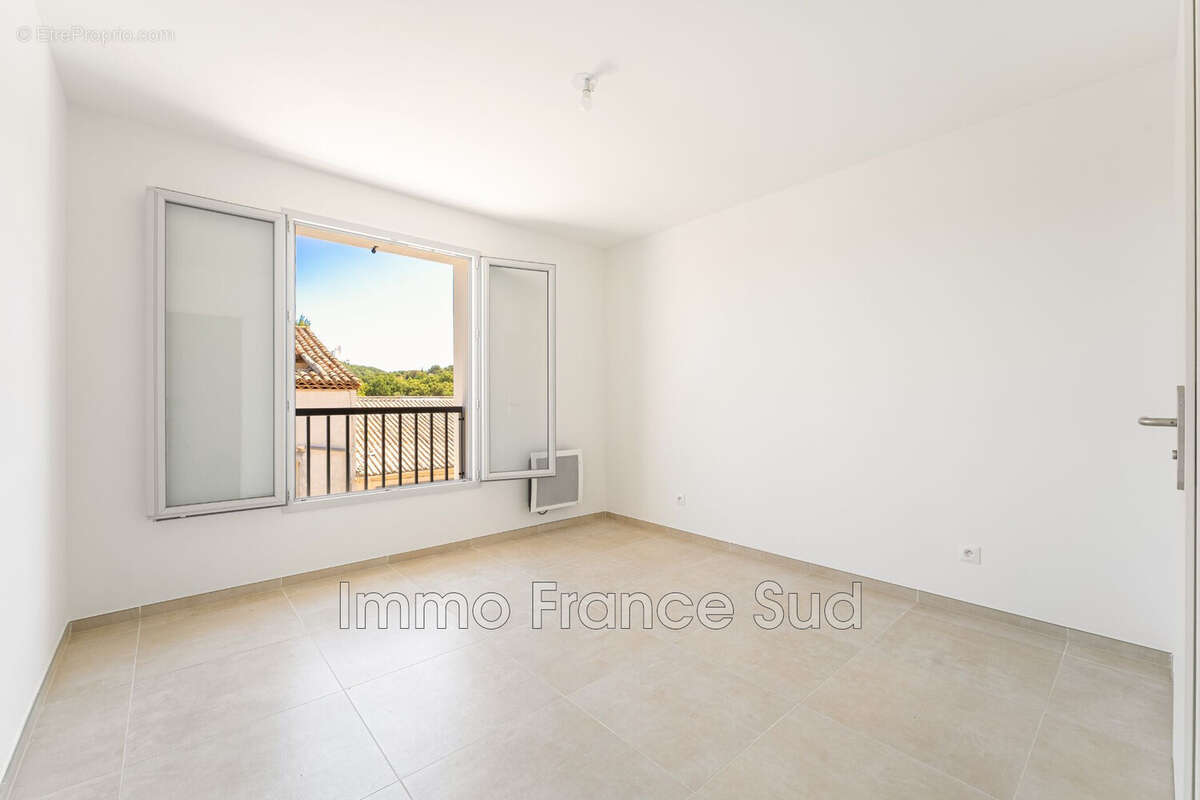 Appartement à LA GARDE-FREINET