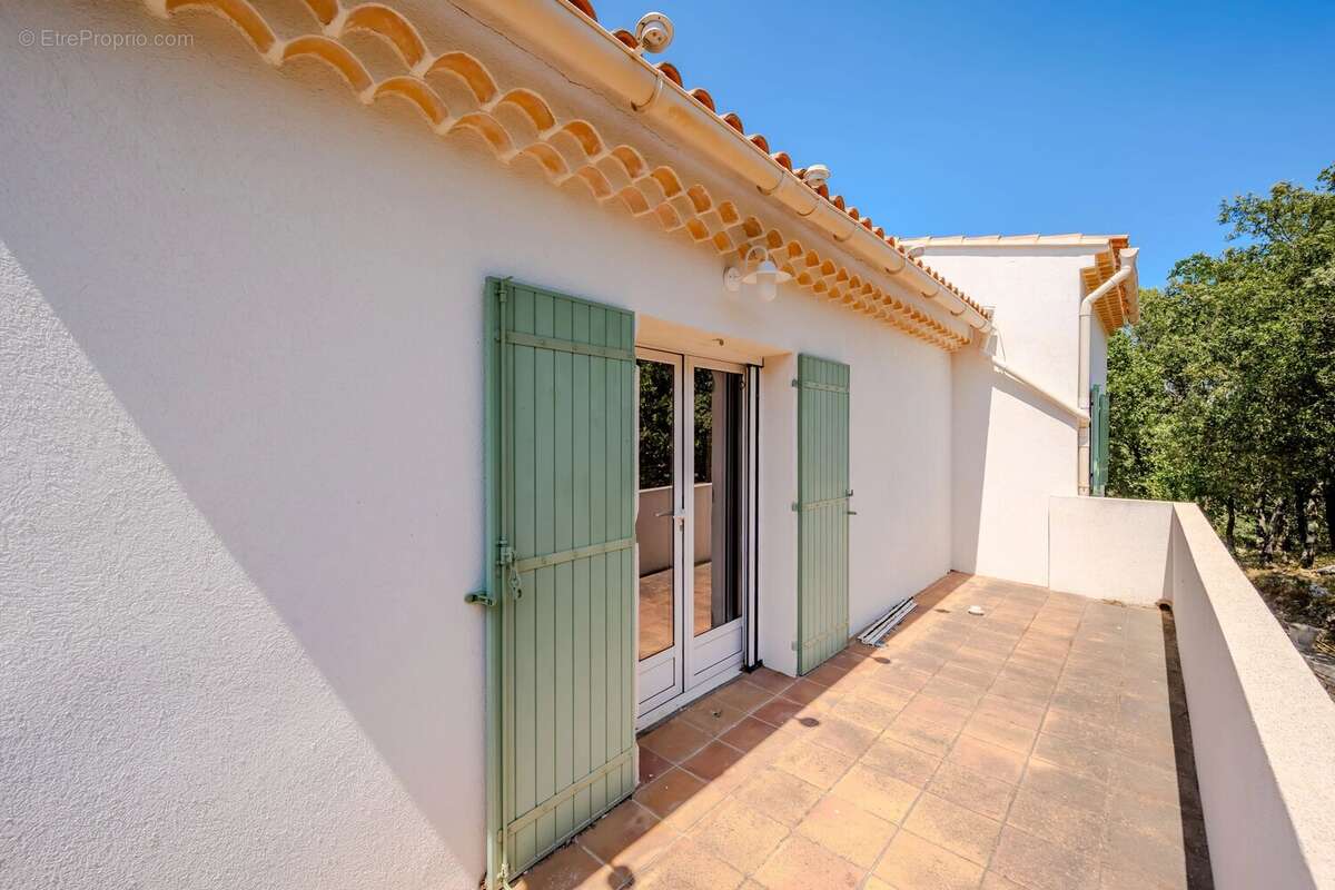 Maison familiale de 250 m² sur plus d'un hectare de terrain – Piscine – Vue dégagée – Méounes-les-Montrieux - photo 16