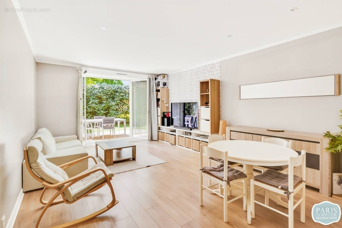 Appartement à LE PLESSIS-ROBINSON