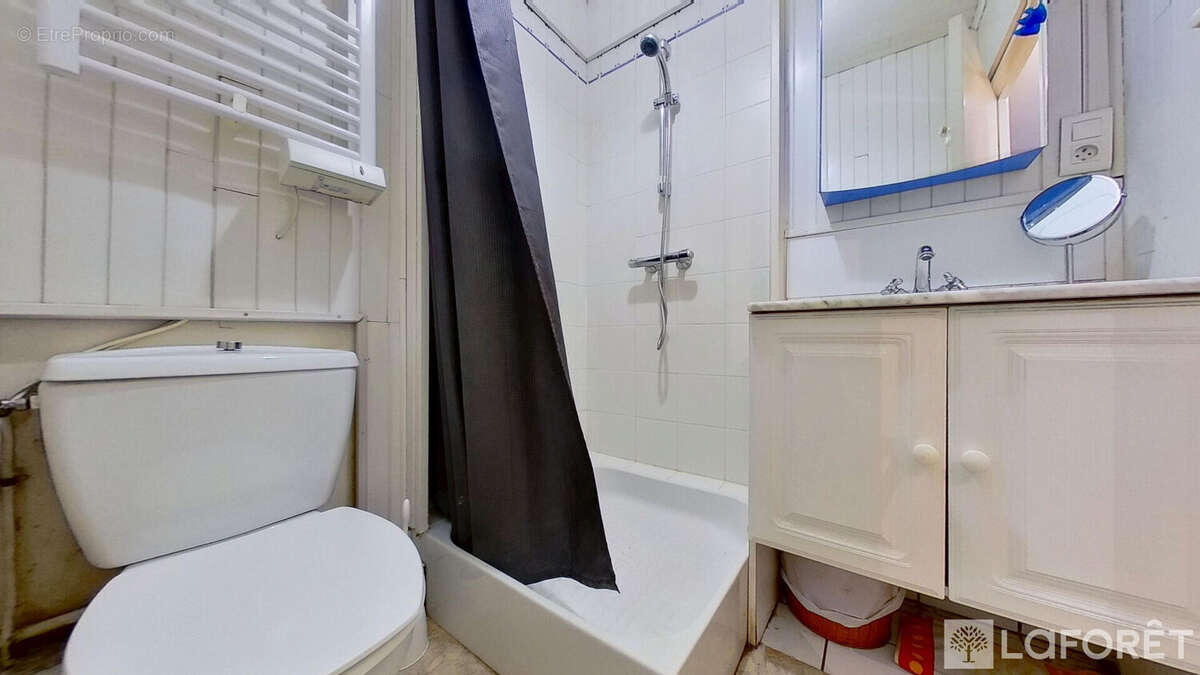Appartement à PARIS-17E