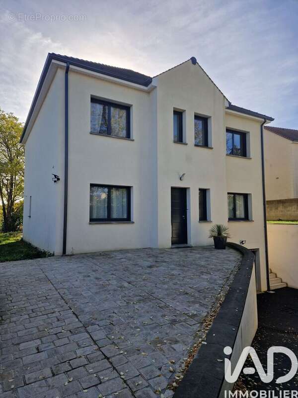 Photo 2 - Maison à PLAISIR