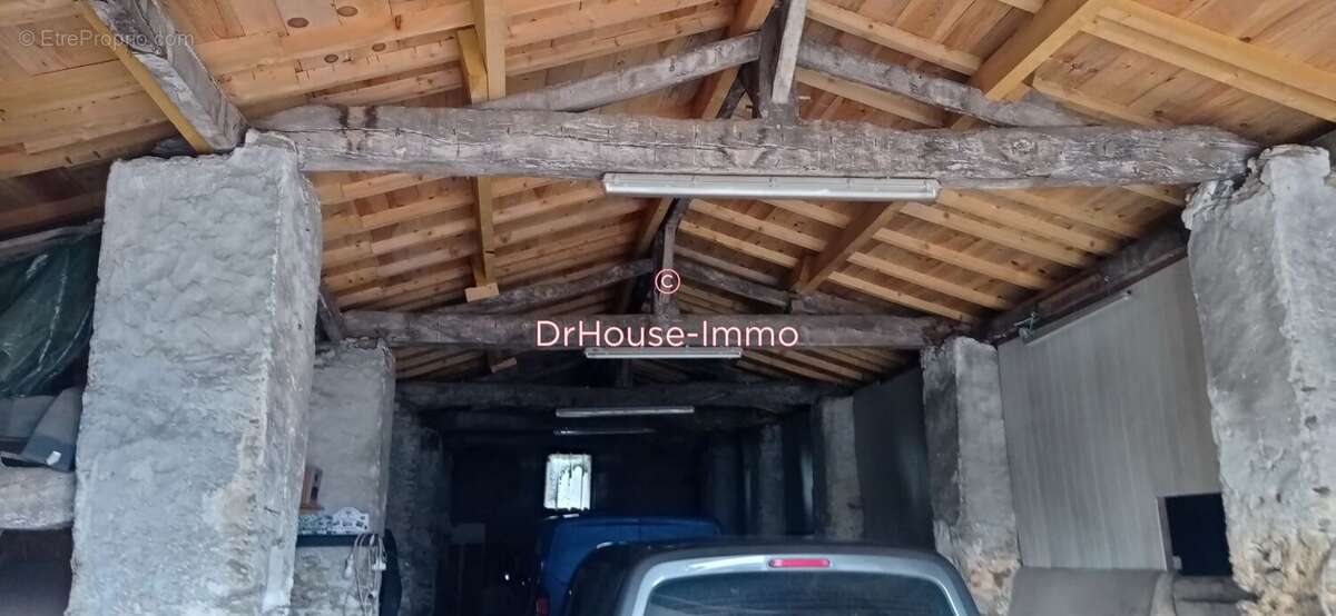 Maison à COMMEQUIERS