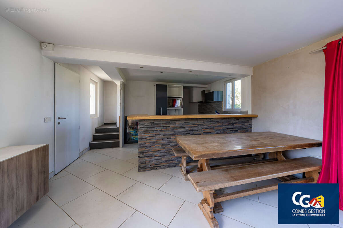 Maison à VERT-SAINT-DENIS