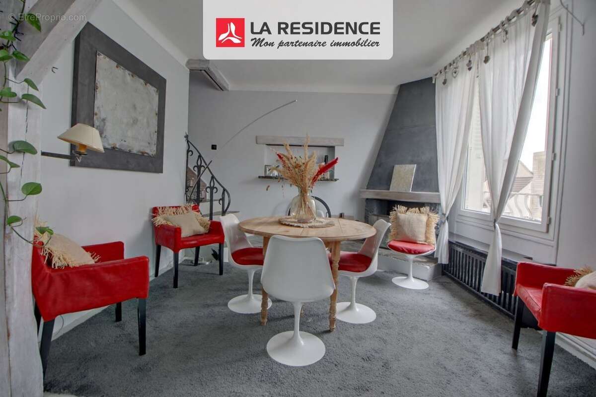 Maison à LES CLAYES-SOUS-BOIS