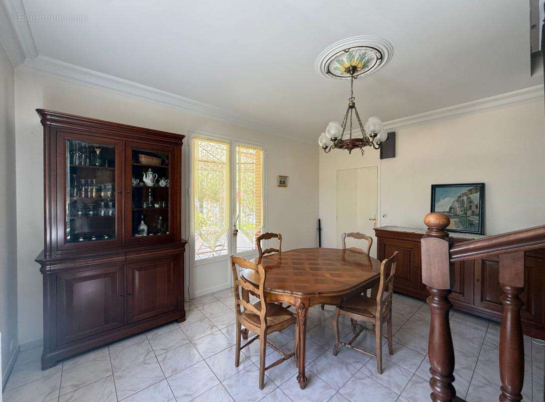 Maison à LA SALVETAT-SAINT-GILLES