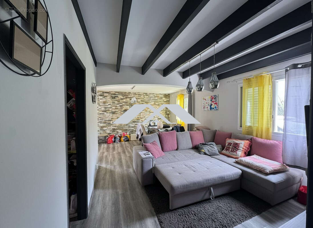 Maison 80 m² à Le Tampon  - photo 3