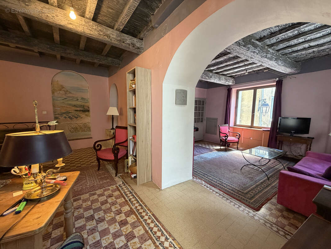 Maison à SAINT-QUENTIN-LA-POTERIE