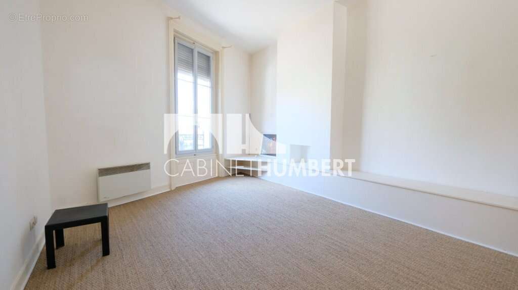 Appartement 42 m² à Saint-Etienne  - photo 3