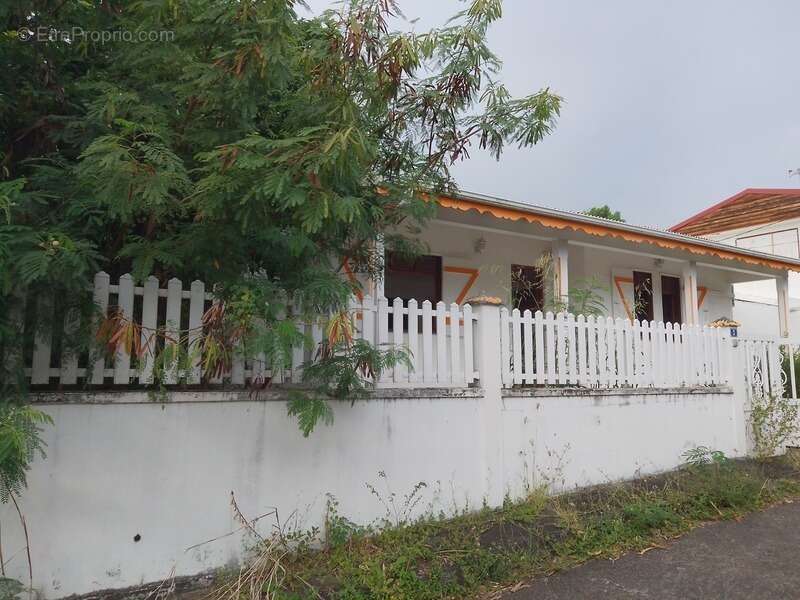 Maison à BASSE-TERRE