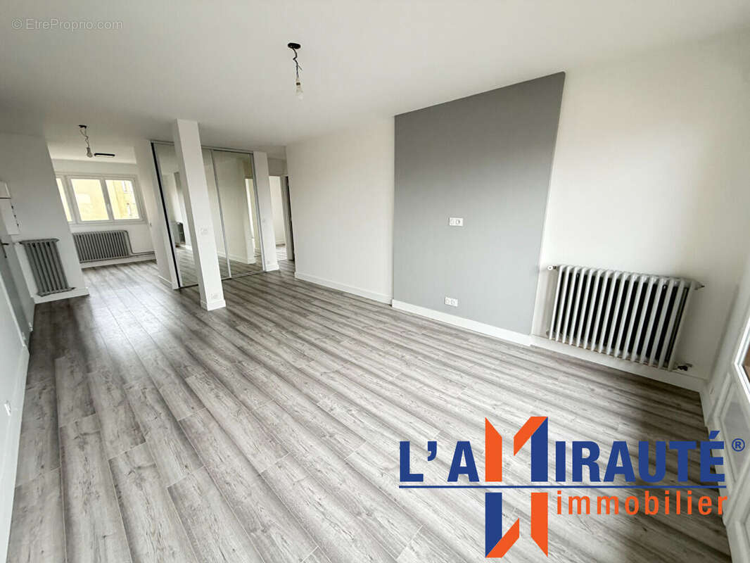 Appartement à SARTROUVILLE