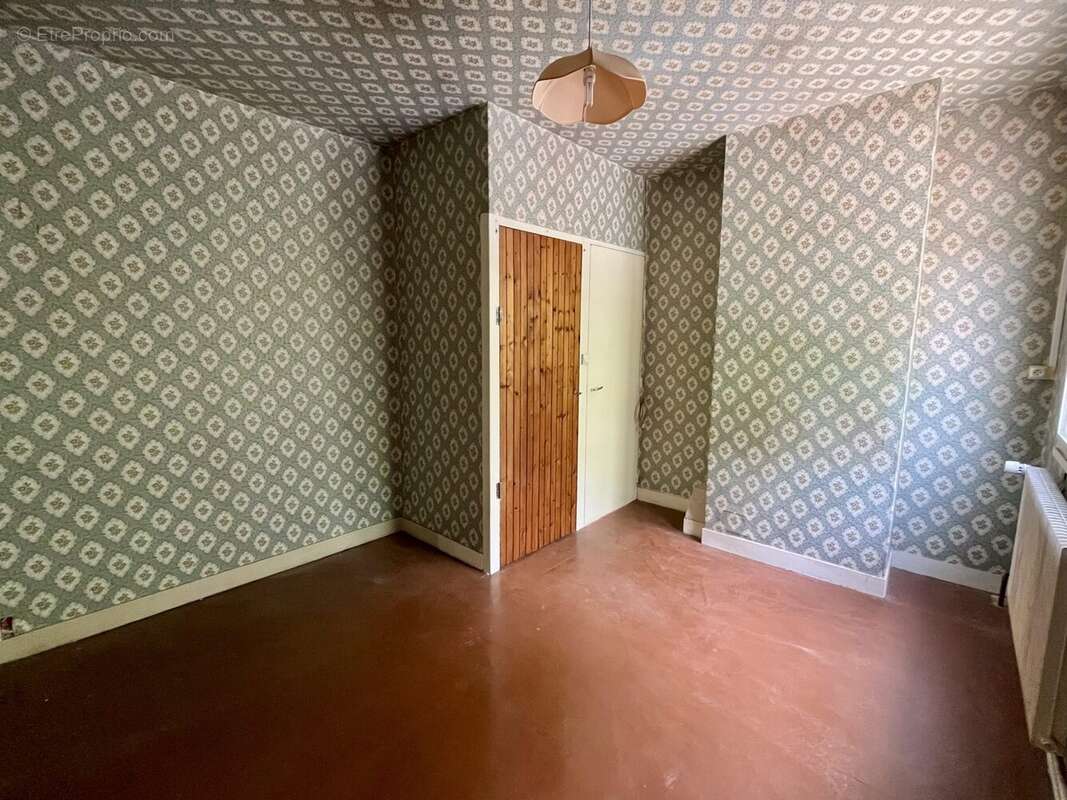 Maison à SAINT-JEAN-DE-LA-RUELLE