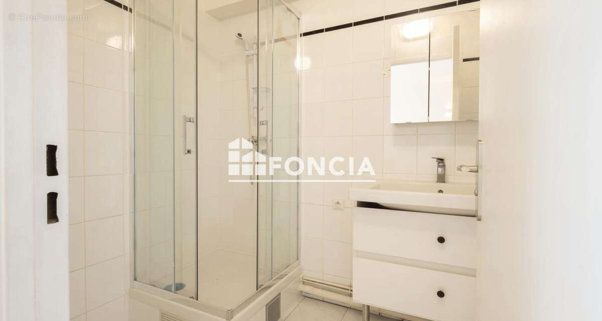 Appartement à COURBEVOIE