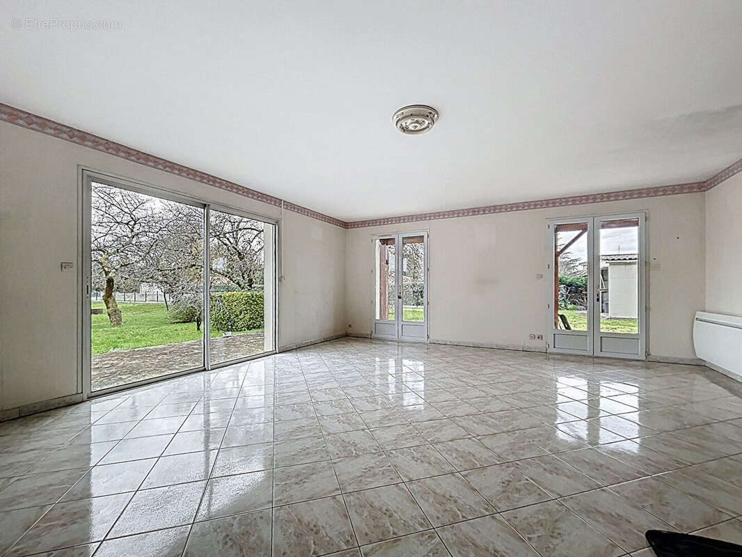 Maison à SAINT-AGNANT