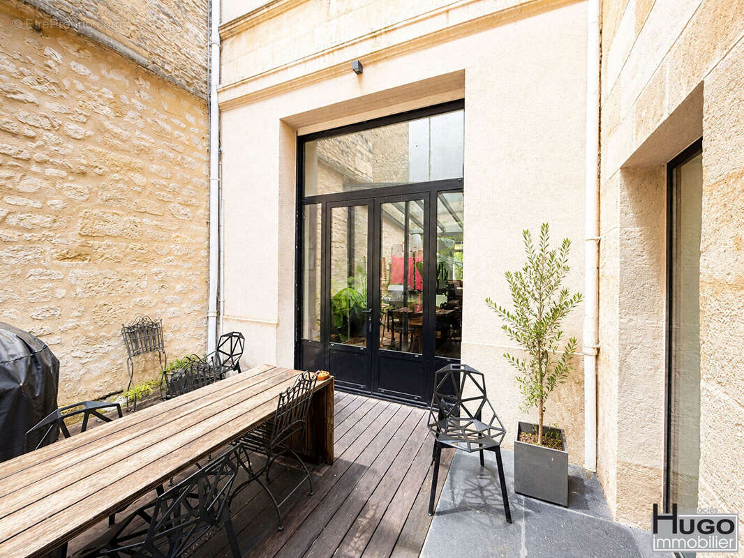 Bordeaux- jardin public- rue de la course- duplex 200m² + patio + 3 caves ! - photo 4