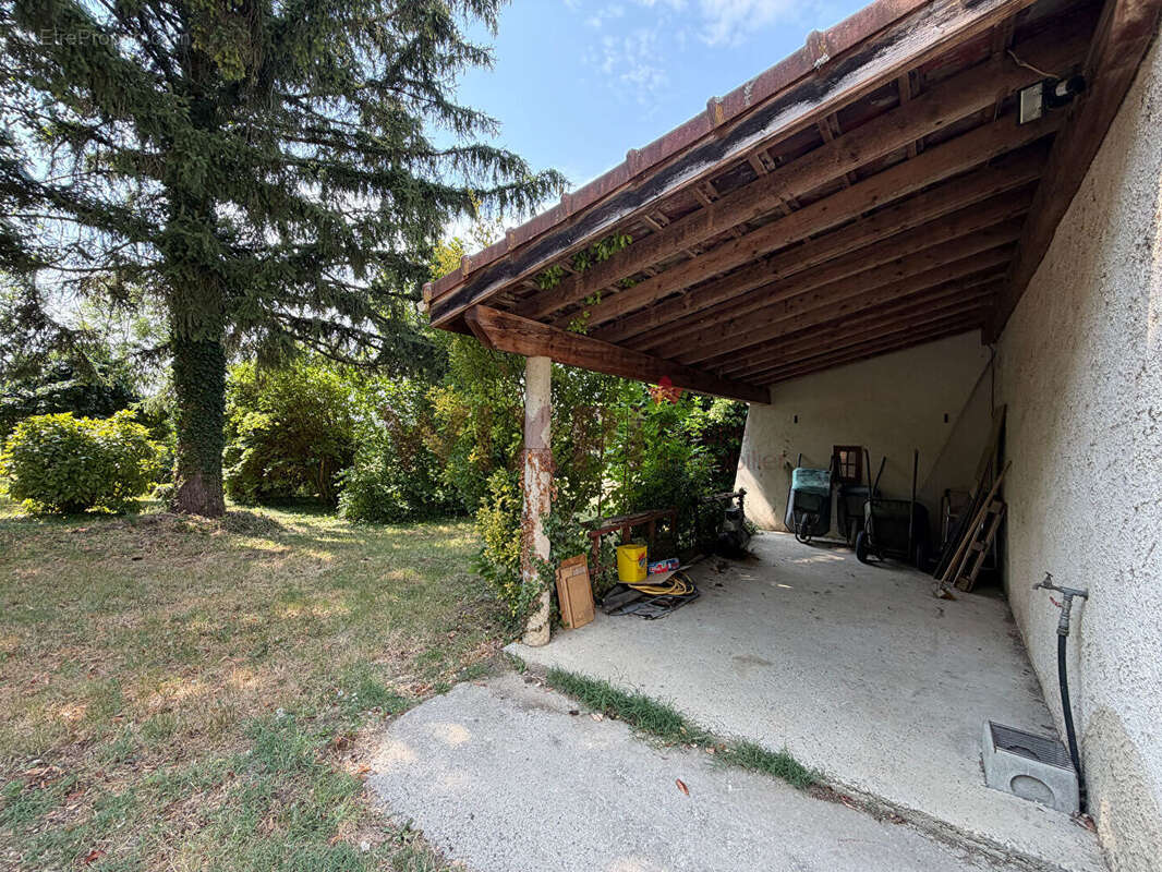 A vendre ferme de 190m² avec terrain de 11000m² - photo 6