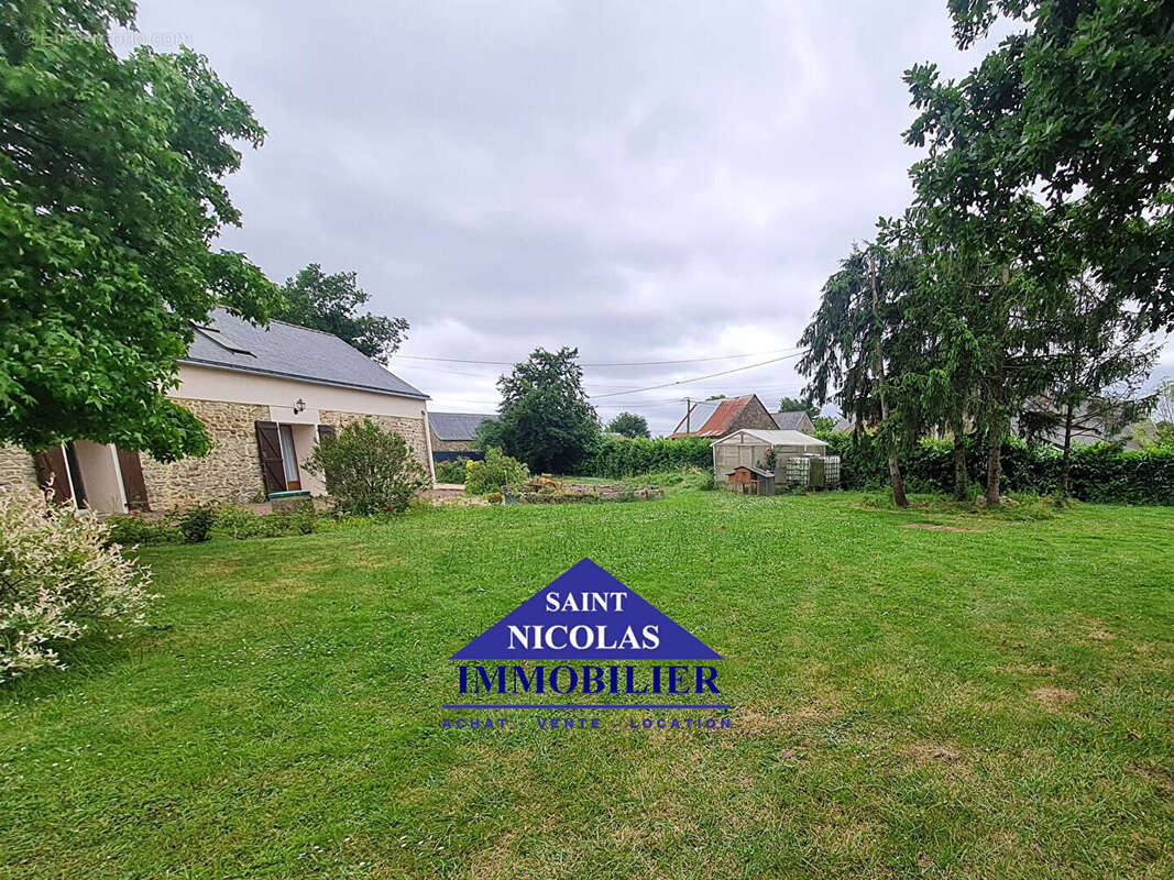 Maison à SAINT-AUBIN-DES-CHATEAUX
