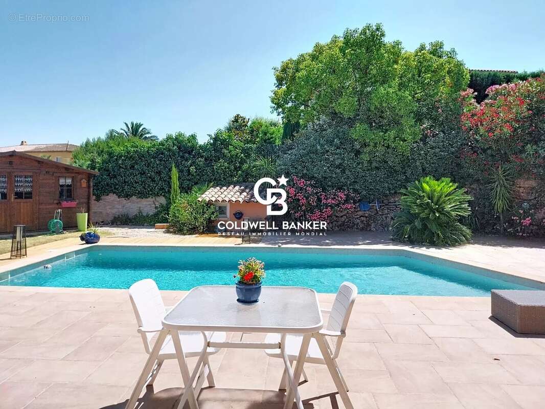 Saint-Aygulf – Élégante propriété familiale avec appartement indépendant, piscine et cadre naturel d'exception. - photo 18