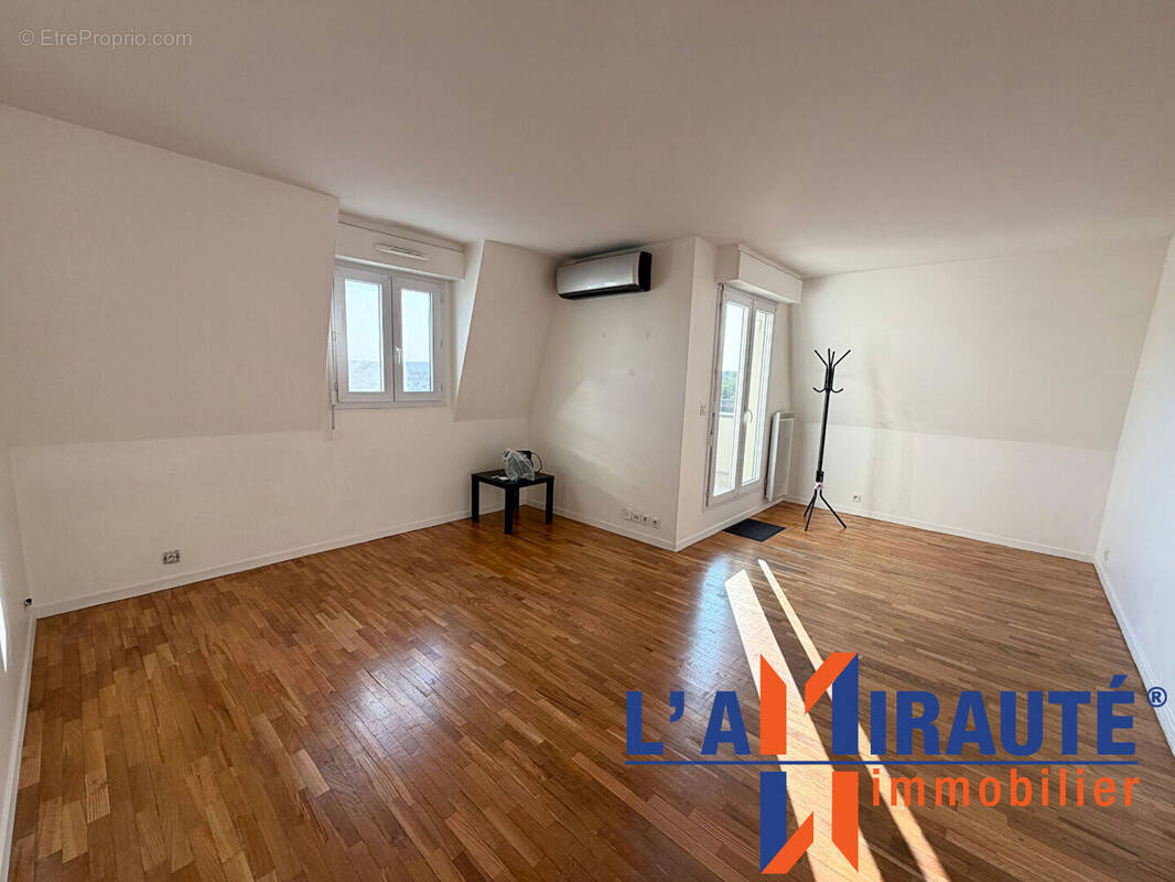 Appartement à SARTROUVILLE