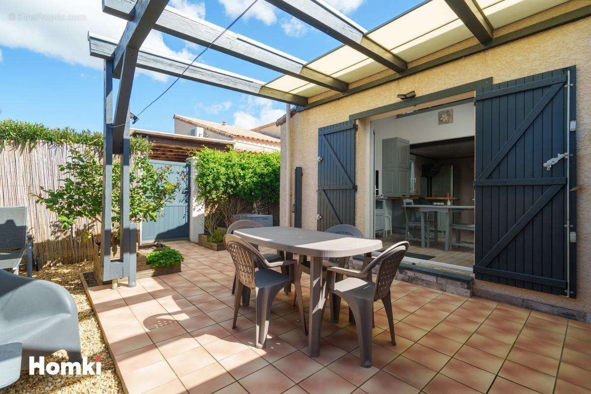 Maison à VIC-LA-GARDIOLE