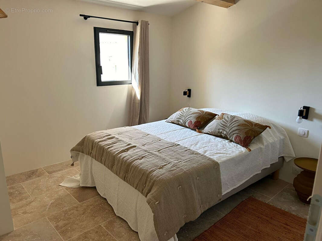 Maison à FONTVIEILLE