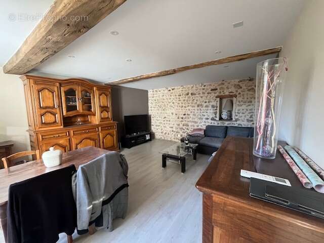 Maison à SAINT-CHRISTOPHE-EN-BRIONNAIS