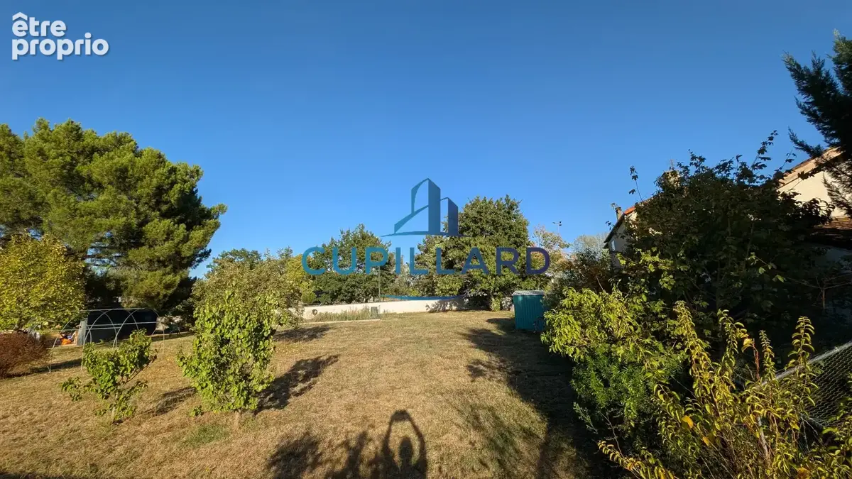 SAINT-GERMAIN-LESPINASSE - Parcelle de terrain constructible - photo 5