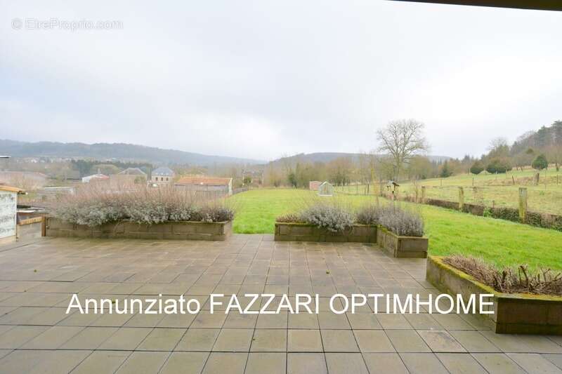 Maison à CHARENCY-VEZIN