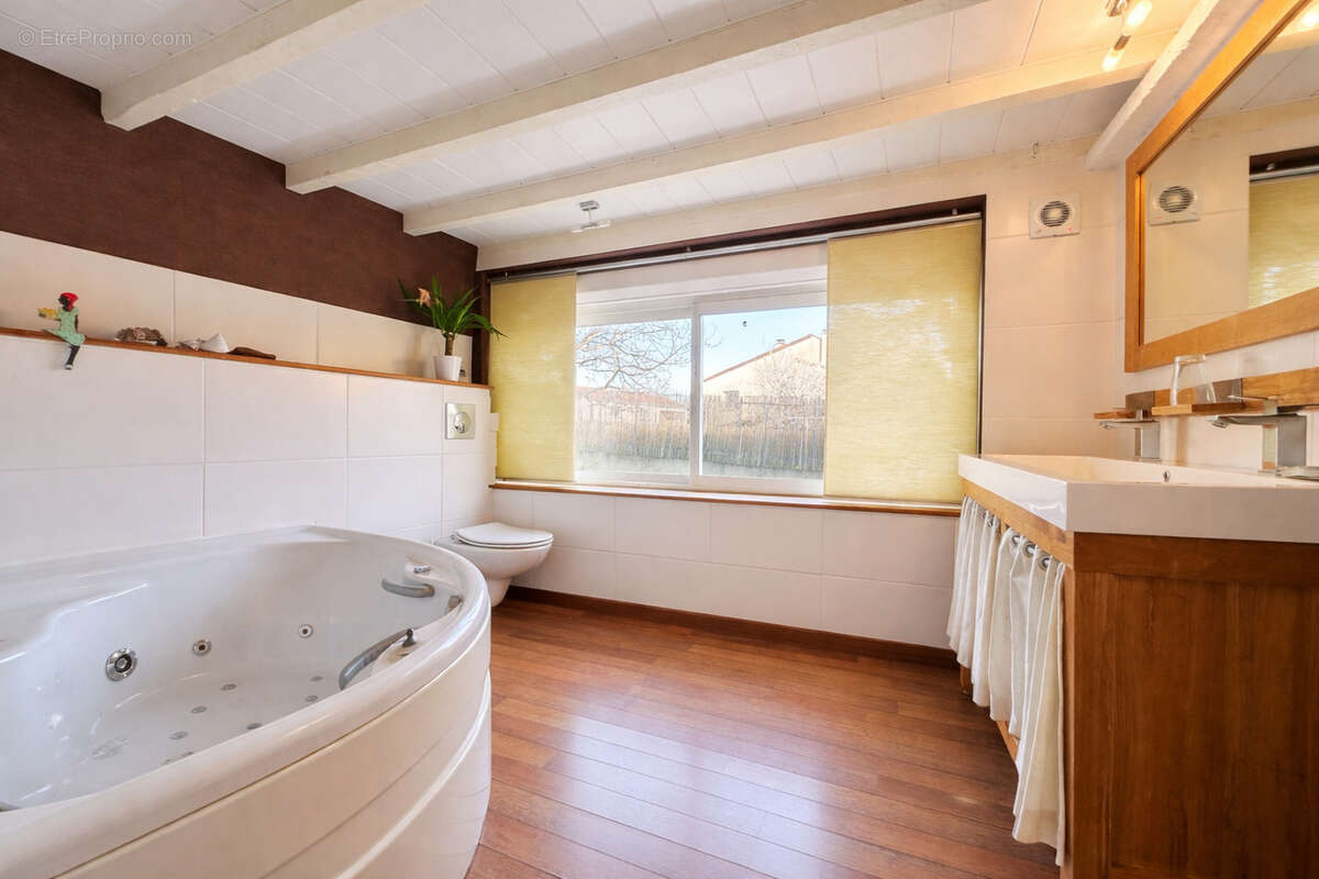 Maison à PONT-DU-CHATEAU