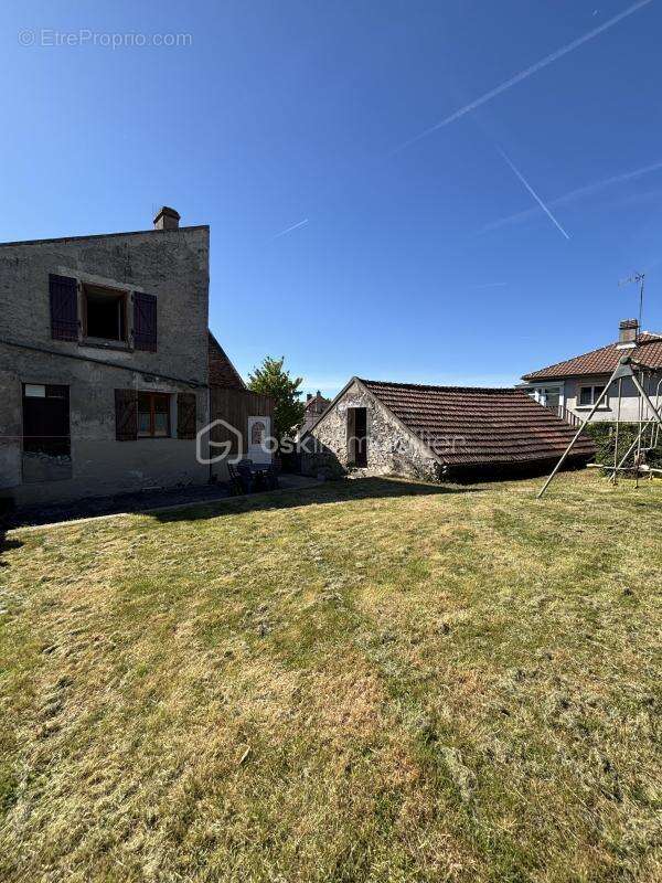 Maison à VIELS-MAISONS