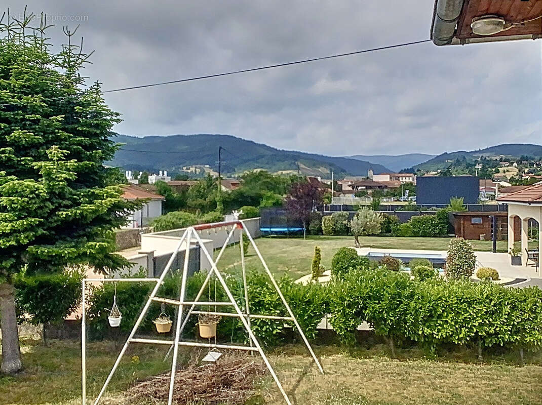 A vendre- renaison- maison avec atelier attenant sur terrain de 1568 m2 - photo 4