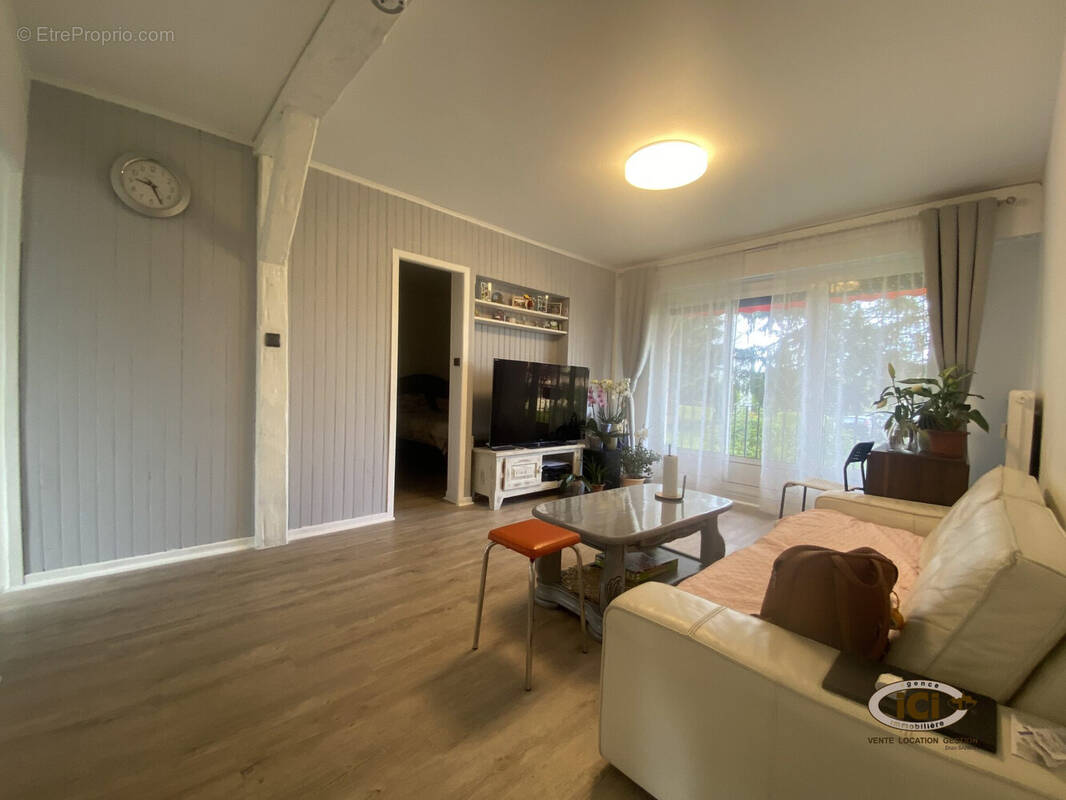 Appartement à AMBILLY
