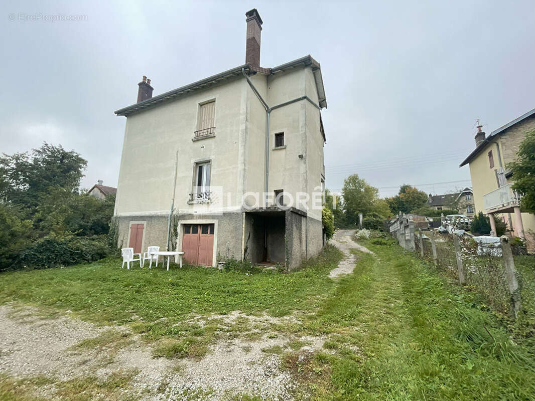 Maison à LONS-LE-SAUNIER