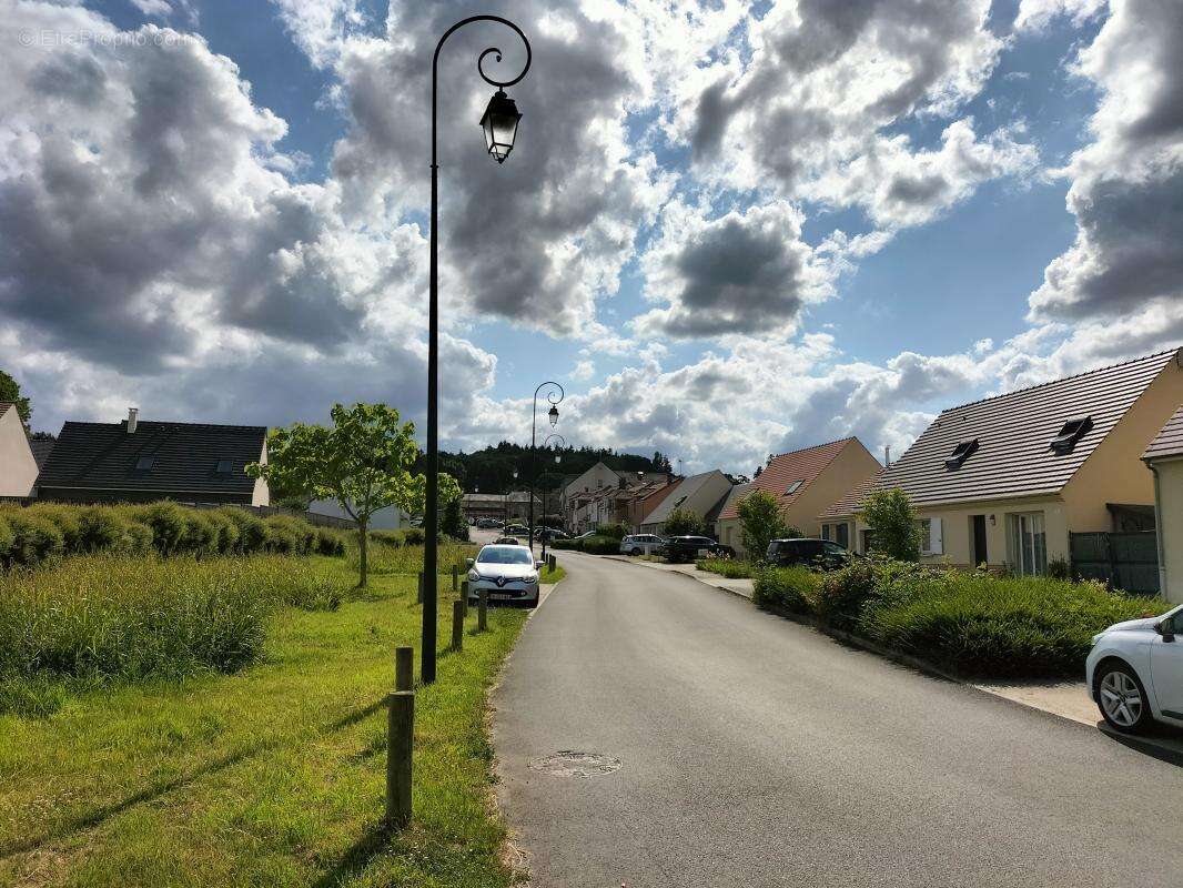 Terrain à SAVIGNIES