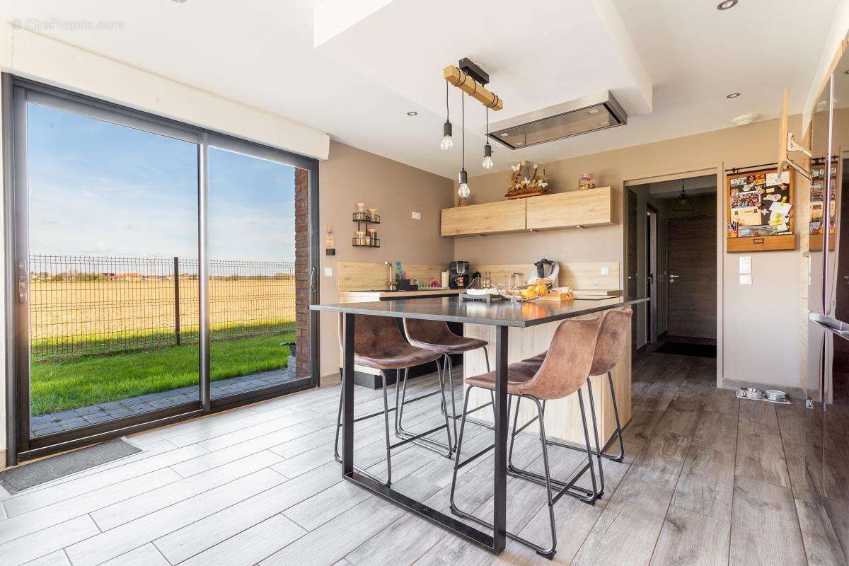 Maison à GONDECOURT