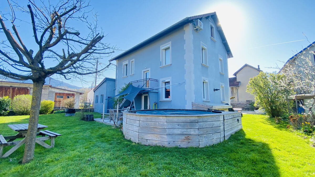 Maison à LES ECHELLES