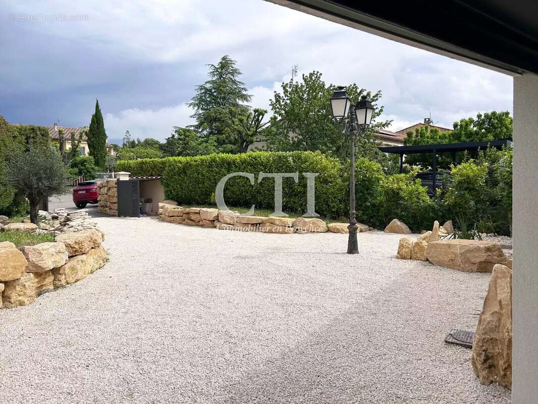 Maison à VAISON-LA-ROMAINE