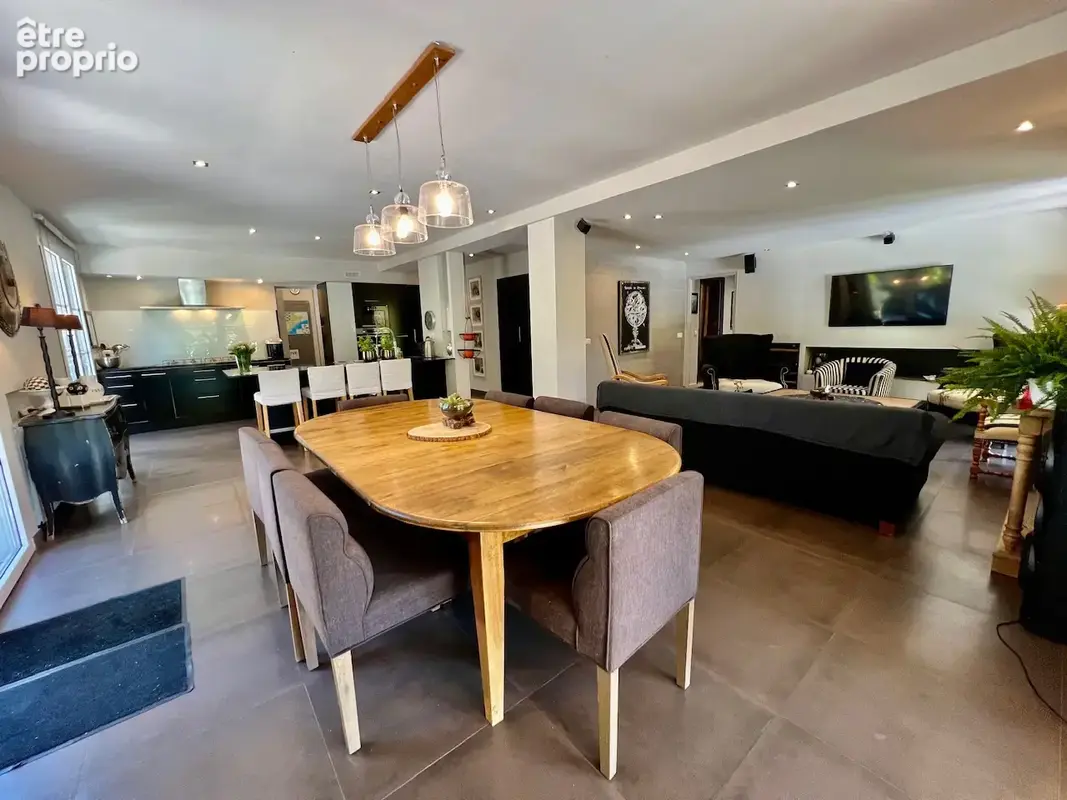 Villa moderne de 346m2 pleine de charme, au calme absolu situé à 500 mètres de Mougins - photo 8