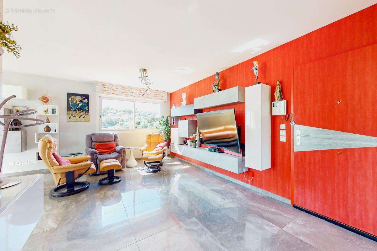 Appartement à MANDELIEU-LA-NAPOULE