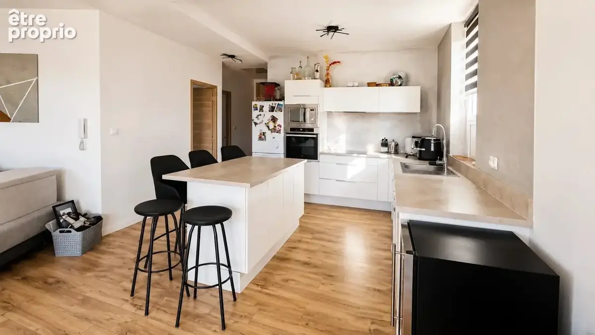 Appartement à POURRIERES