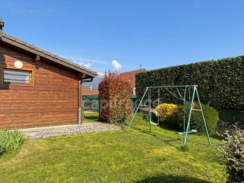 Maison à SAINT-GENIS-POUILLY