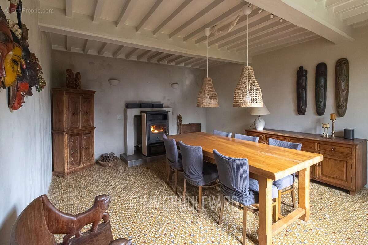 Maison à SAINT-MAURICE-PRES-PIONSAT