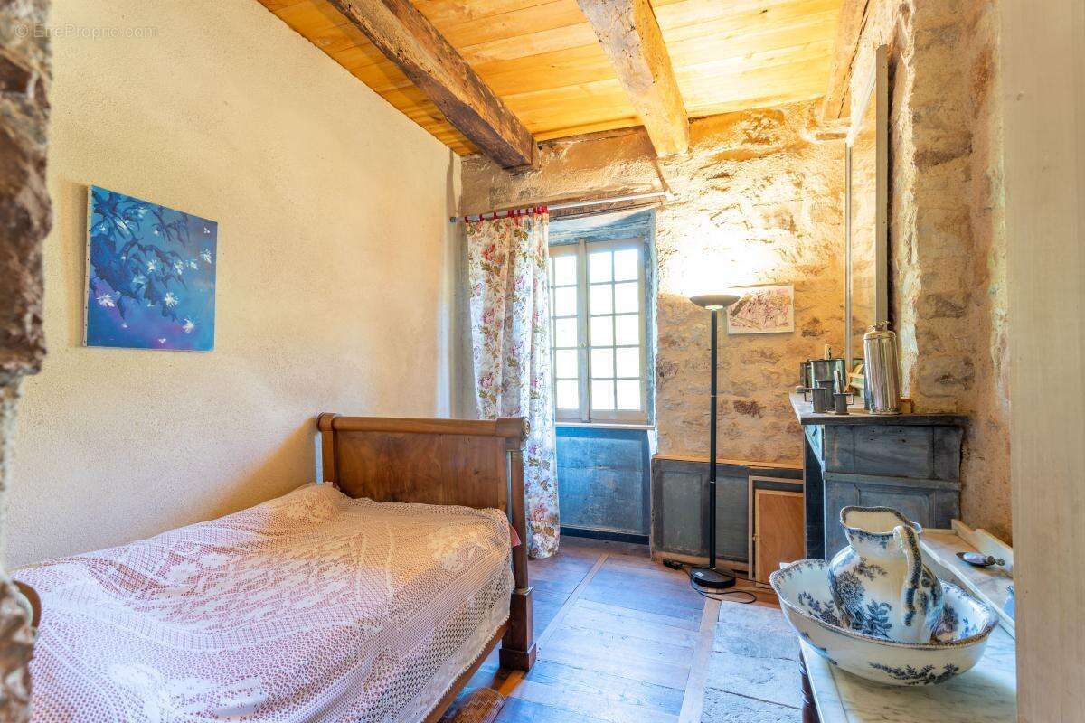 Maison à MARCILLAC-VALLON