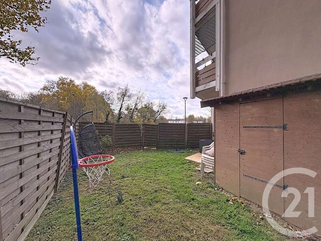 Appartement à SAVIGNY-LE-TEMPLE