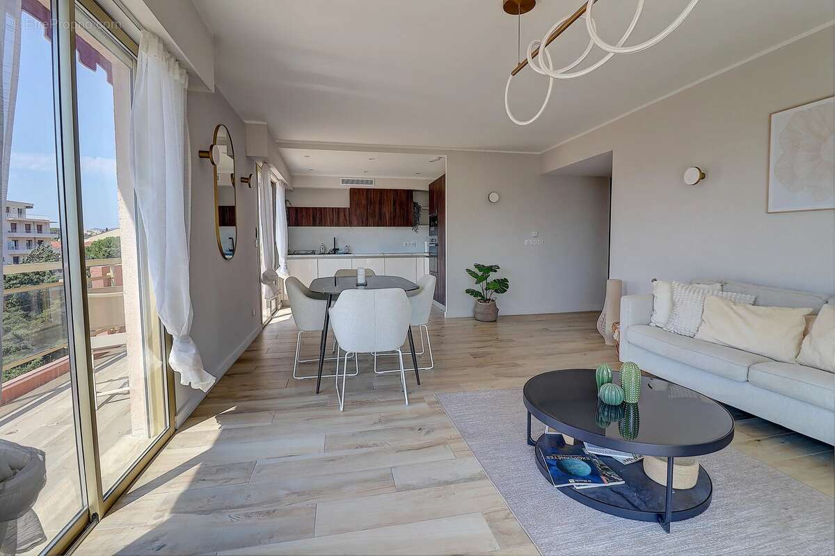 Cannes – appartement 4 pièces rénové à neuf en dernier étage - photo 3