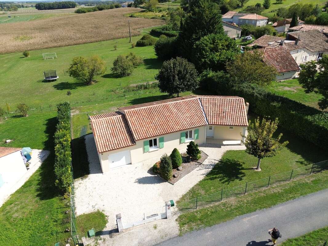 Maison à REIGNAC