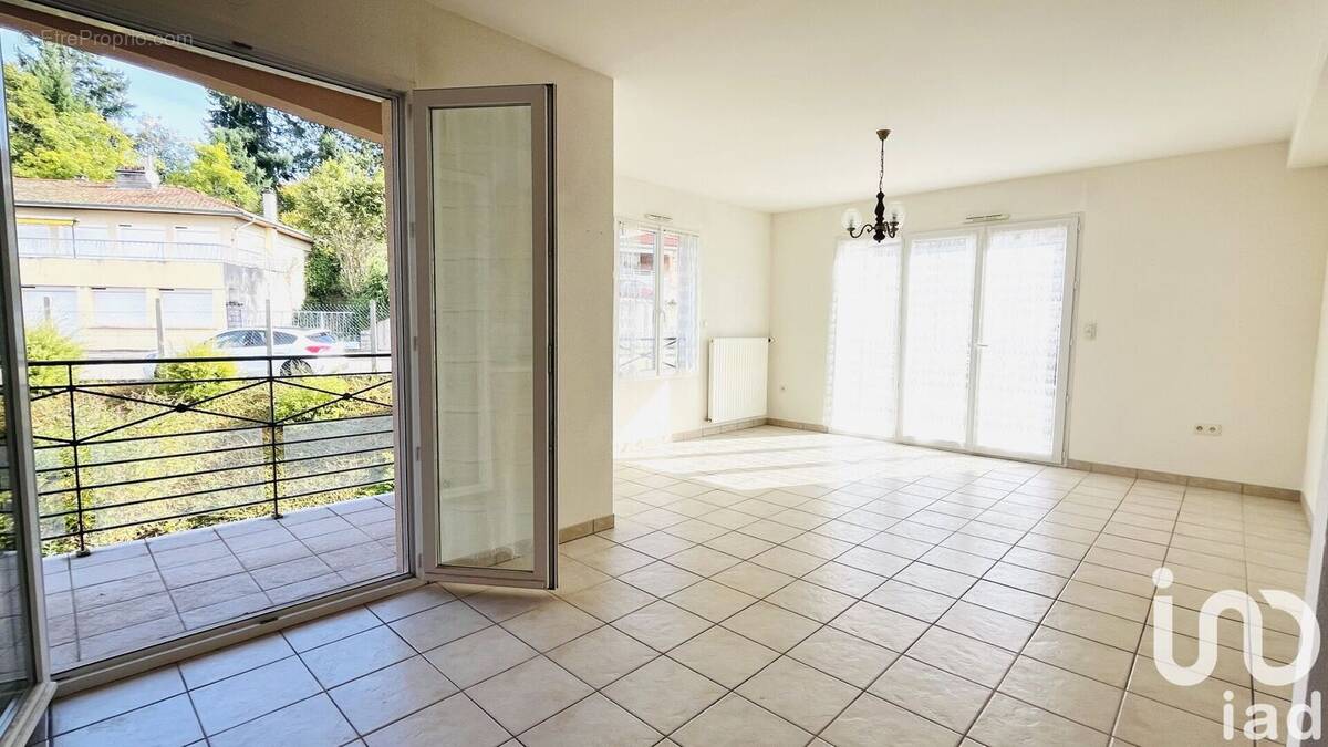 Photo 1 - Appartement à PANISSIERES