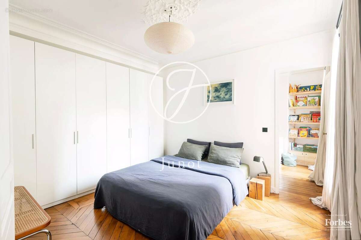 Appartement à PARIS-9E